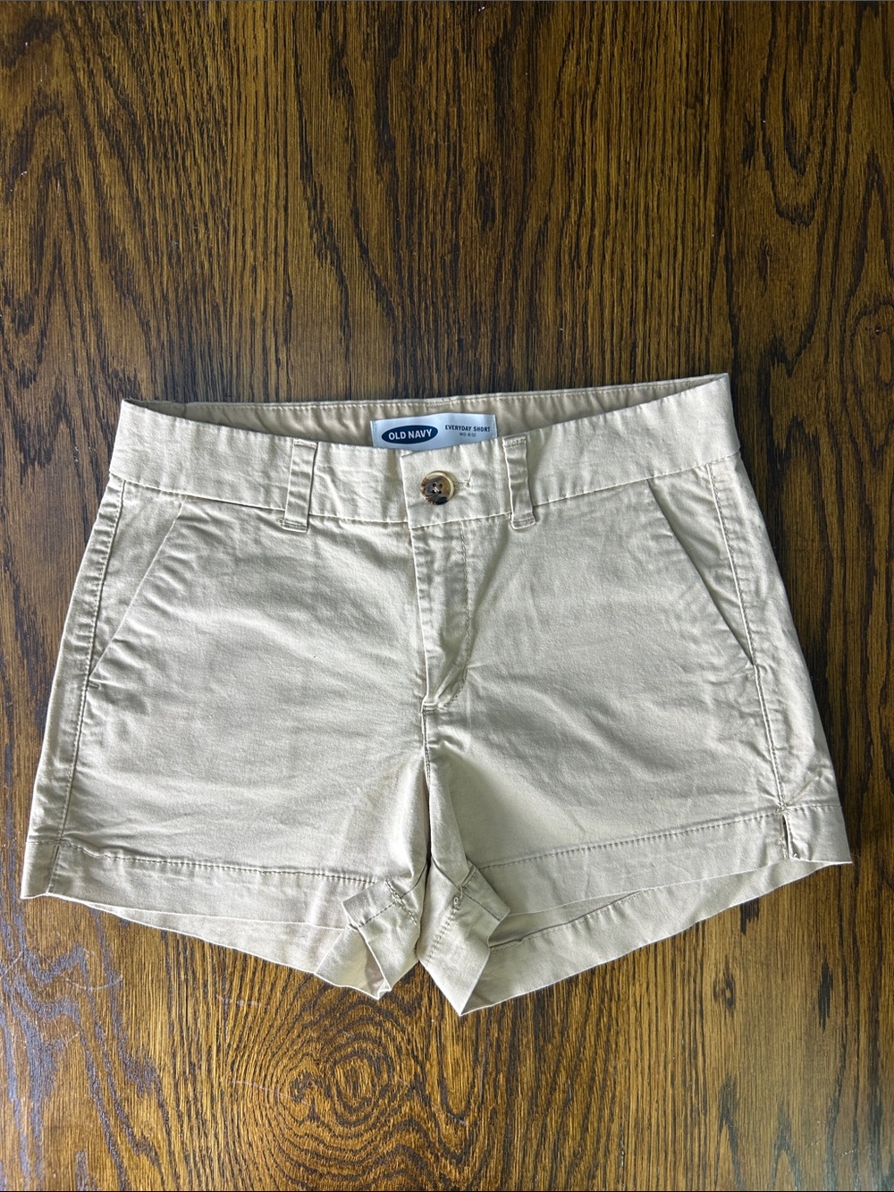 Old Navy Women's Mid-Rise Cream Cotton Shorts